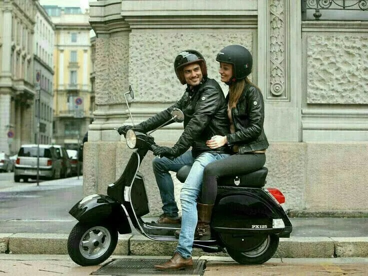 Outfit Riding Vespa